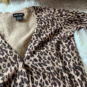 LEOPARD PRINT CARDIGAN